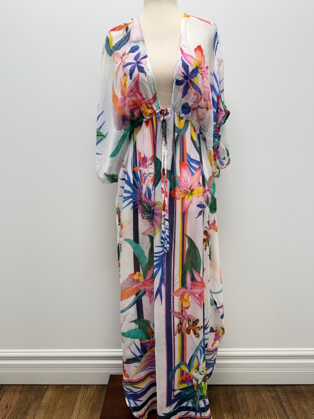 Trina Turk Treasure Cove Cover-Up Caftan Floral White Size Small/Medium - Picture 3 of 13